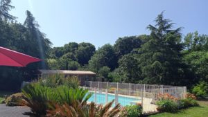location avec piscine près du Puy du Fou : le logis du parc